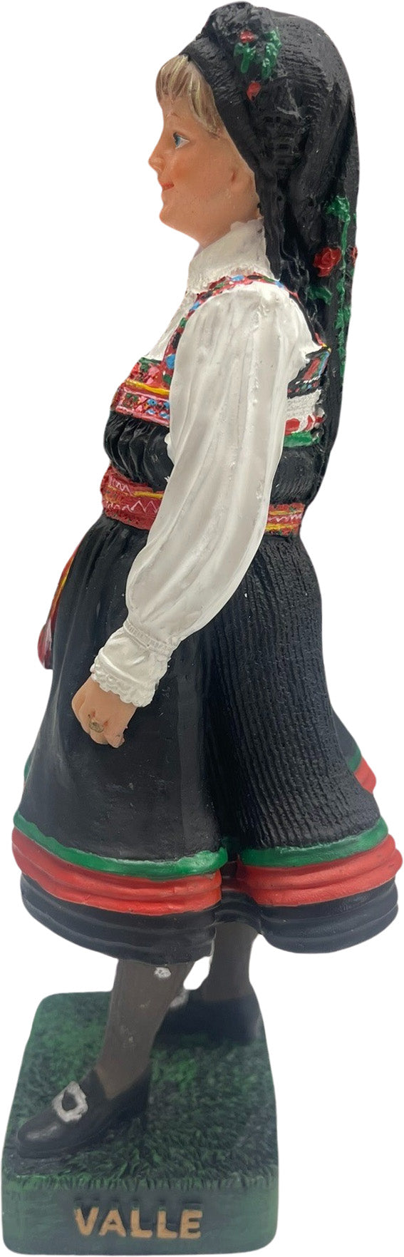 Bunad Collectible Figurine - Setesdal (female)