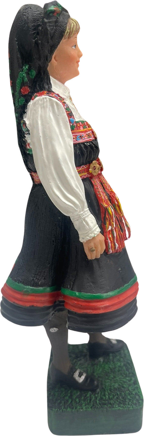 Bunad Collectible Figurine - Setesdal (female)