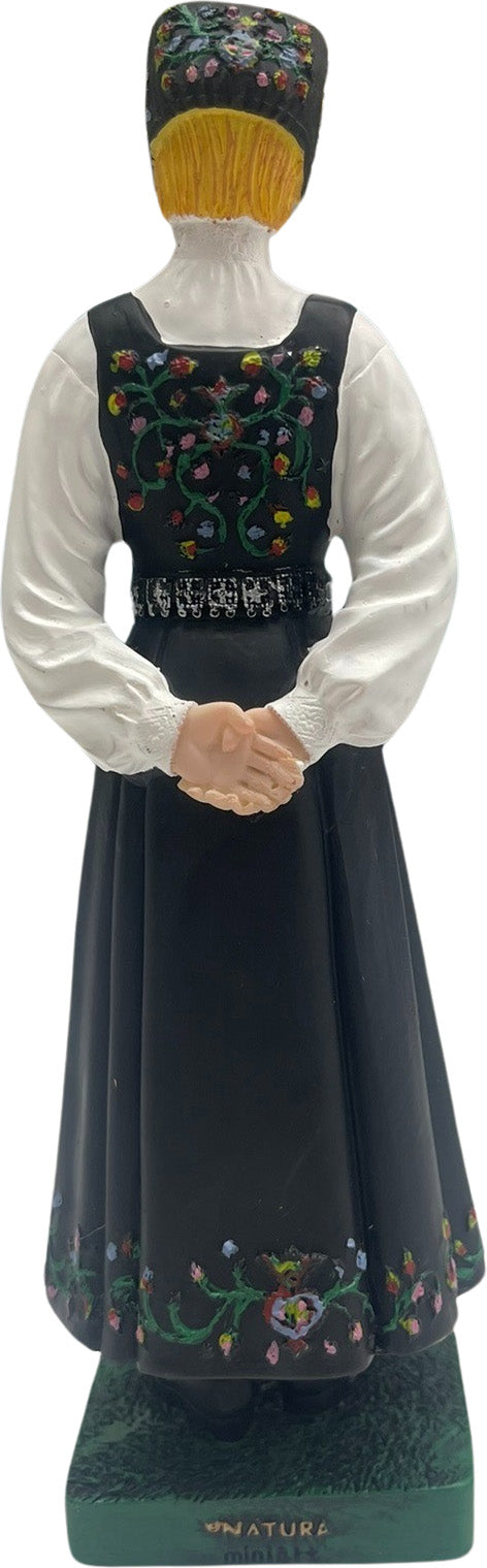 Bunad Collectible Figurine - Valdres (female)