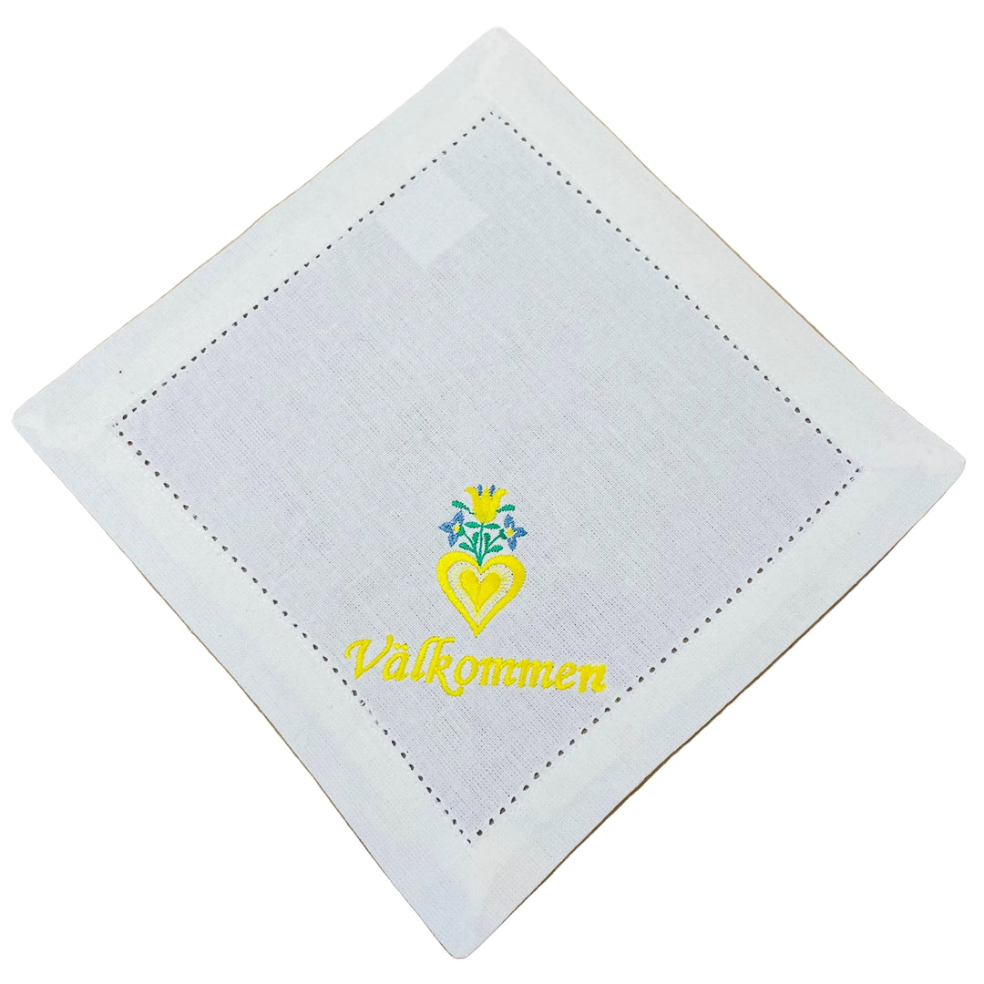 Small Square Doily Embroidered Välkommen Heart