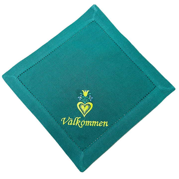 Small Square Doily Embroidered Välkommen Heart