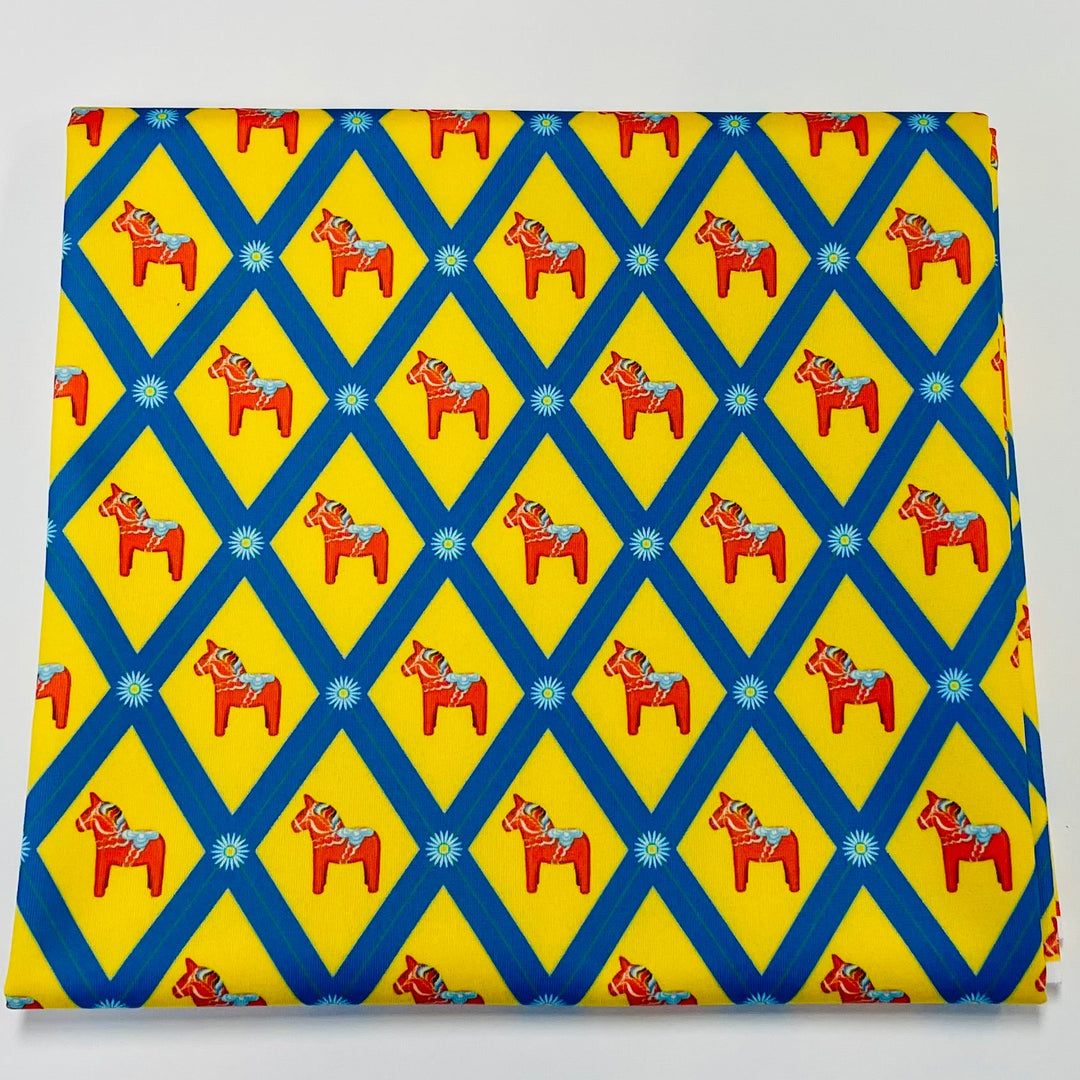 $5.00 SALE Fabric 36" Dala Horses & Daisies