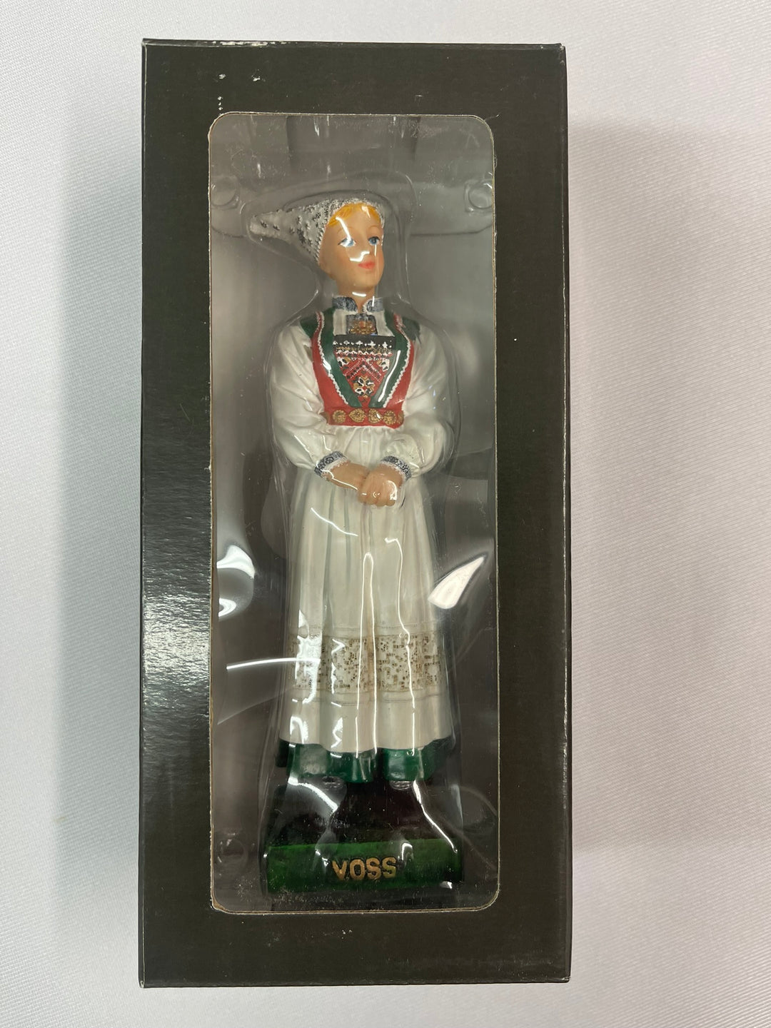 Bunad Collectible Figurine - Voss (female)