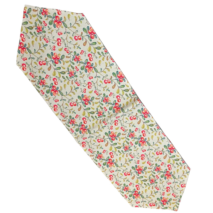 Lingonberry Table Runner