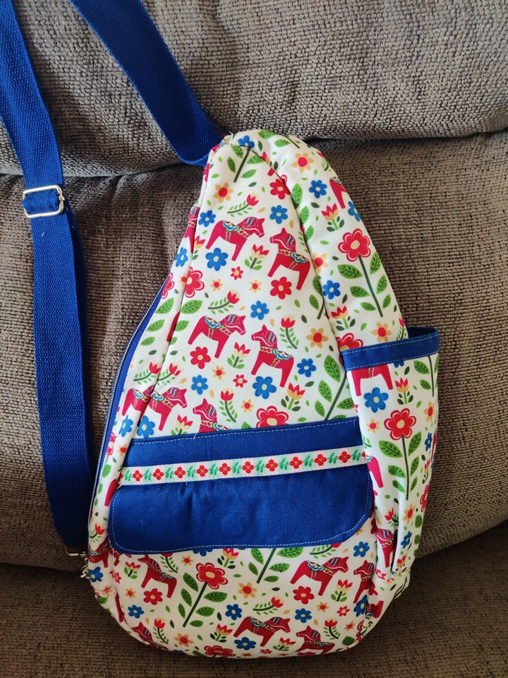 $6.00 SALE Fabric 42" Dala Horses & Flowers