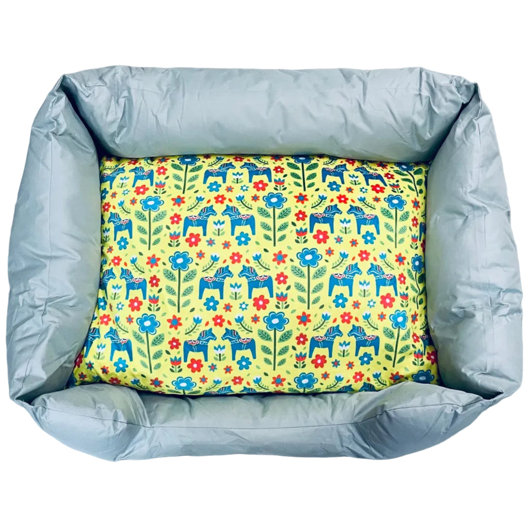 Oxford Cloth Padded Pet Bed with Dala Horses