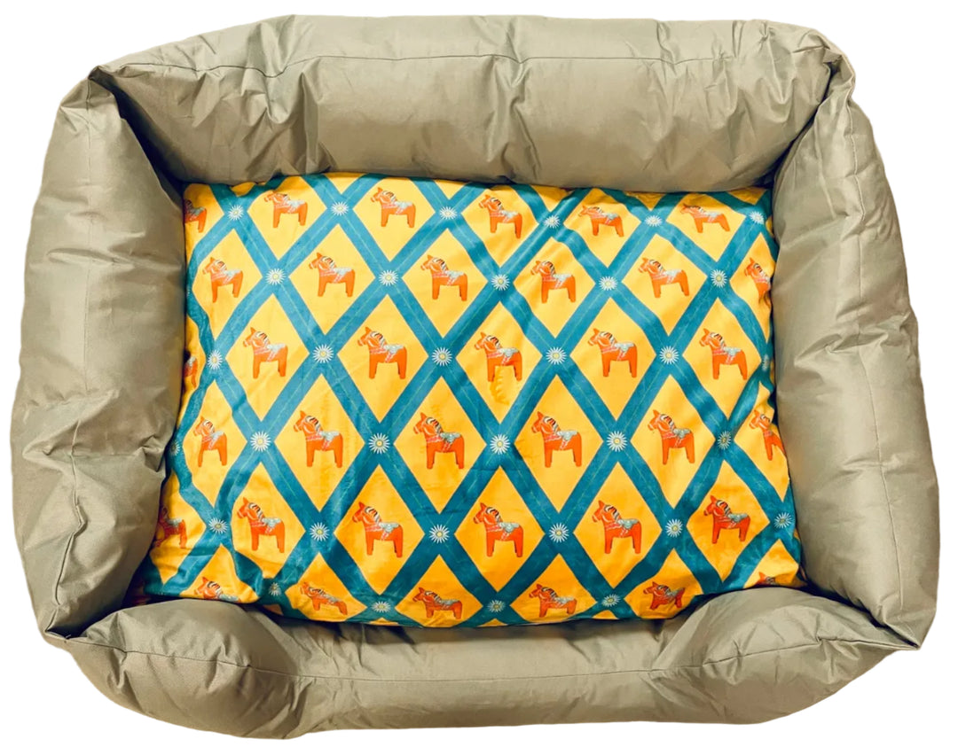 Oxford Cloth Padded Pet Bed with Dala Horses