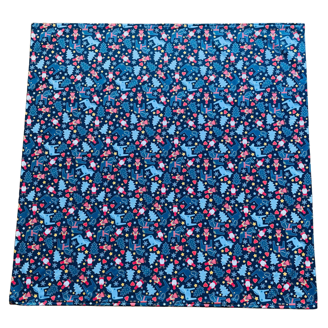 Eva Melhuish Dala Horses Tree & Tomtar Tablecloth 41"