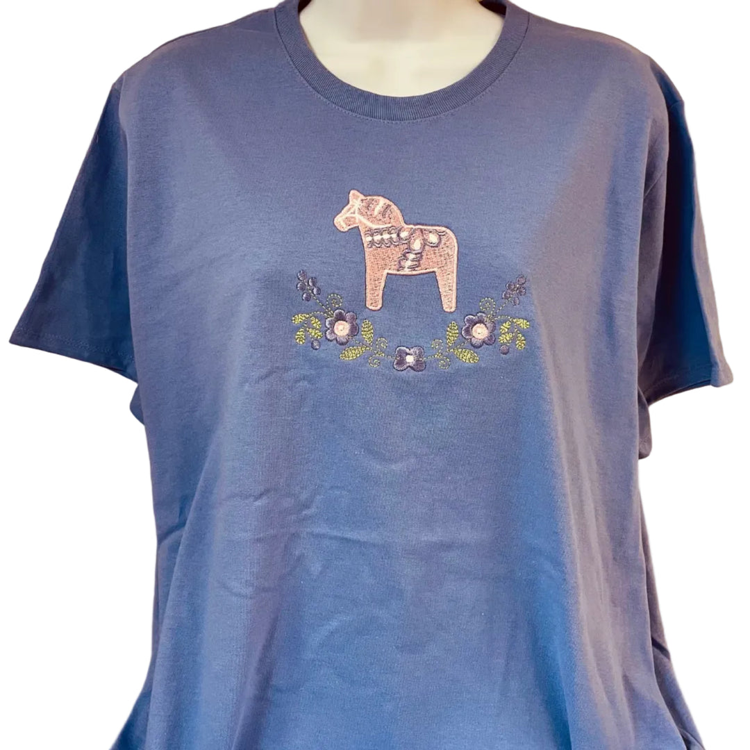Dala Horse & Flowers on Violet T-shirt