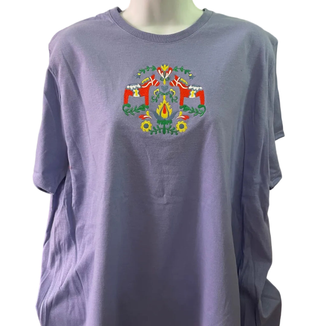 Dala Horse & Flowers on Violet T-shirt