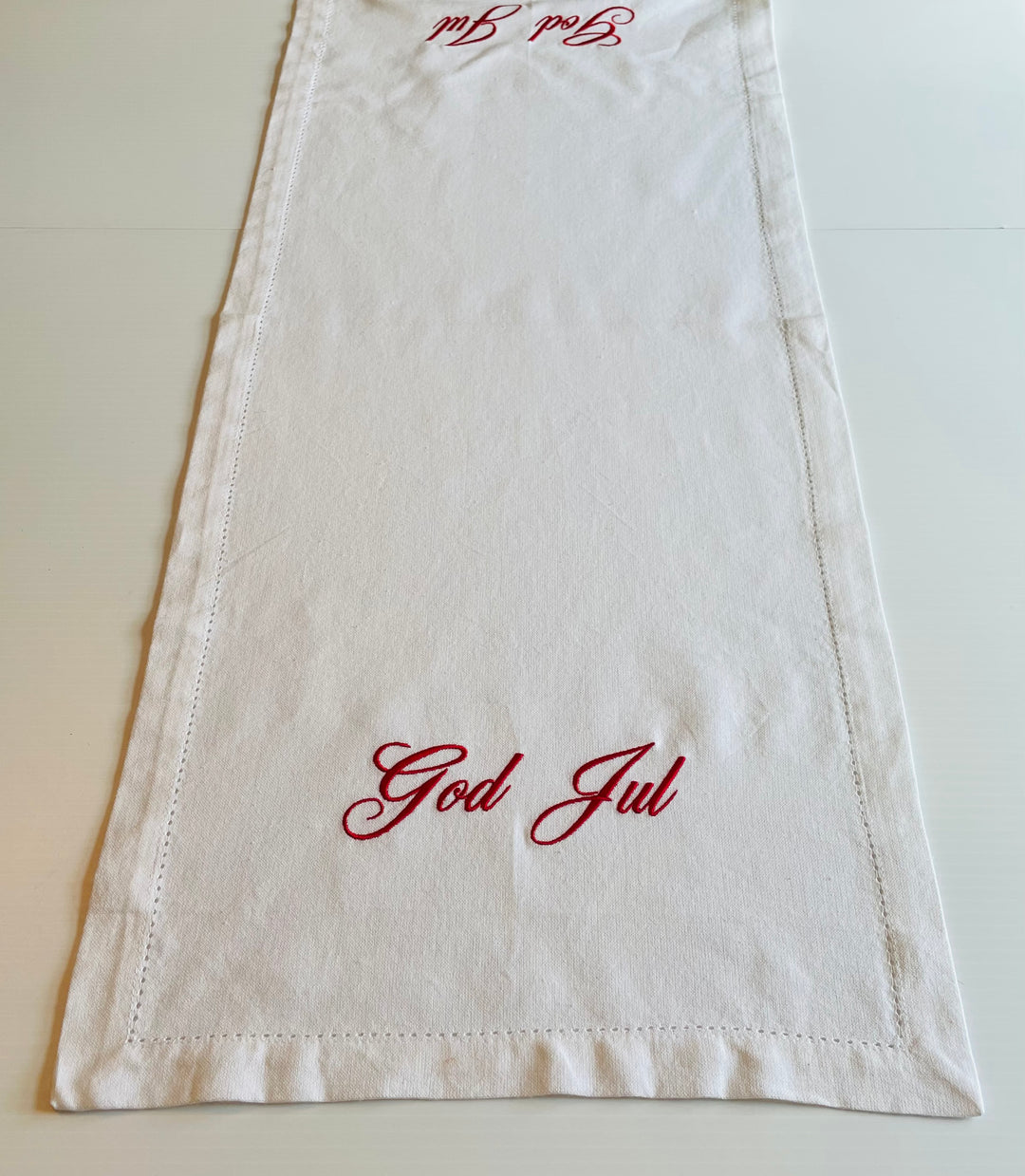 God Jul Embroidered on White 36" Runner