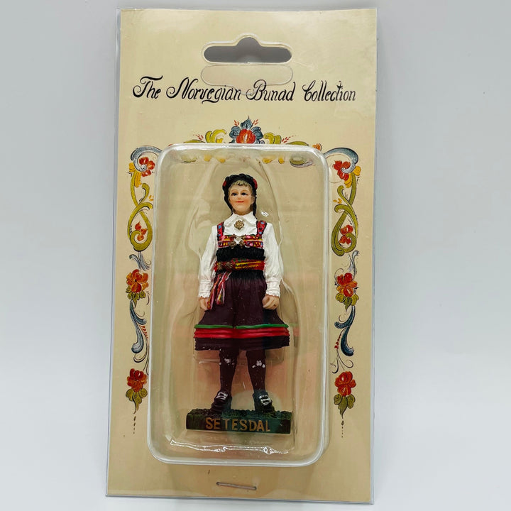 Norwegian Bunad Magnet - Setesdal Lady