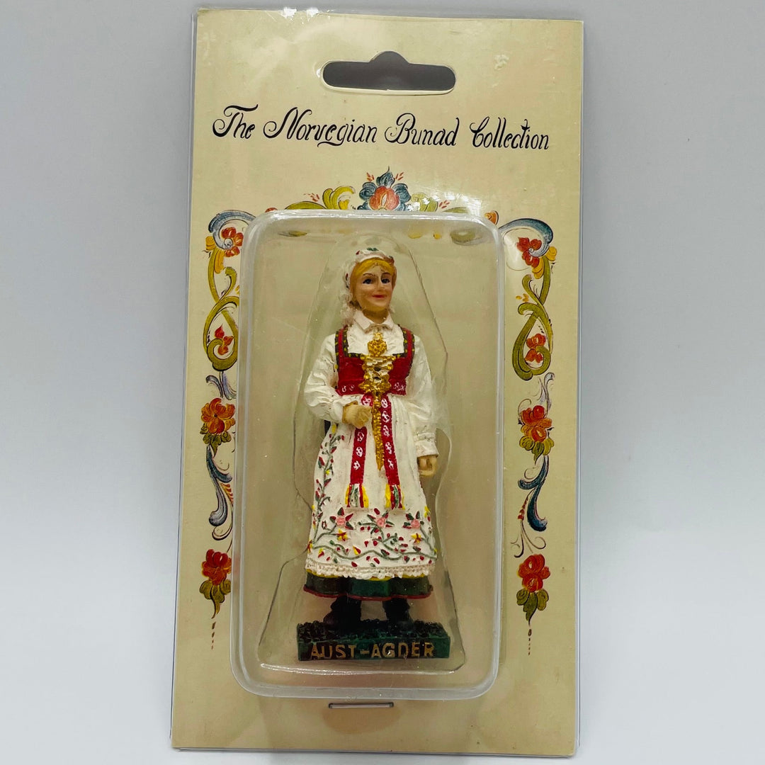 Norwegian Bunad Magnet - Aust Agder Lady