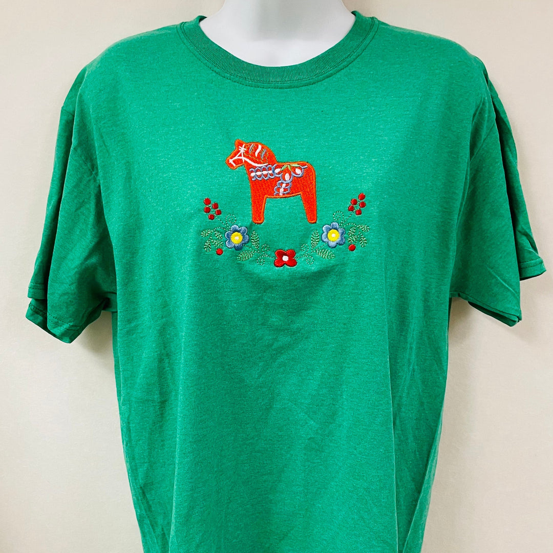 Dala Horse & Flowers on Green T-shirt