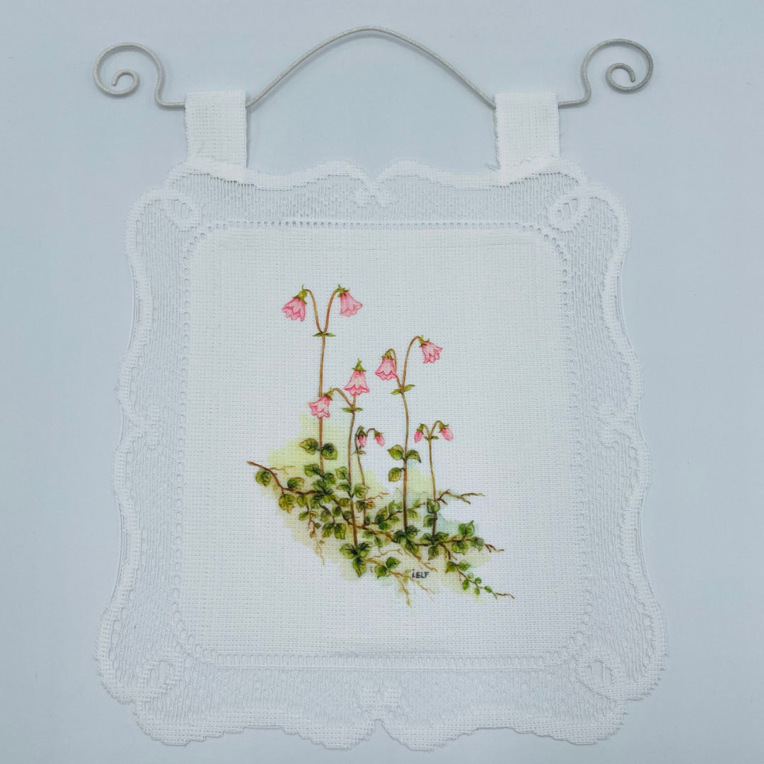 Lace Wall Hanging - Linnea