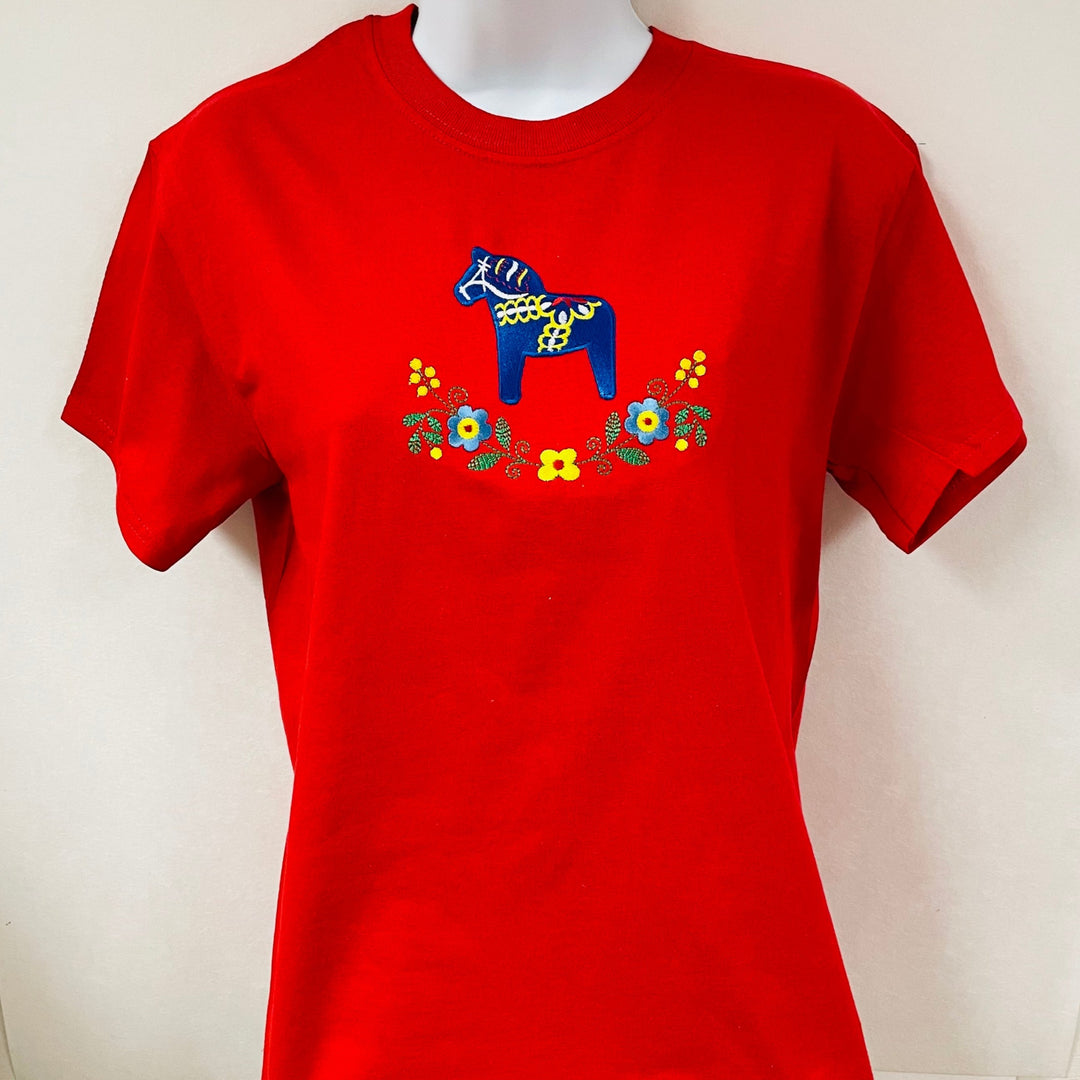 Dala Horse & Flowers on Red T-shirt