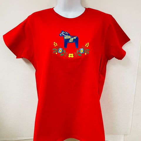 Dala Horse & Flowers on Ladies Red T-shirt