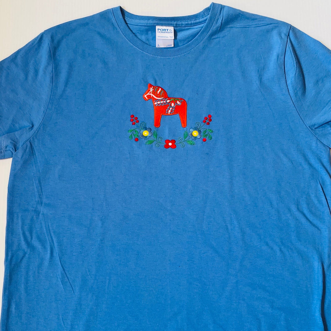 Dala horse & Flowers on Ultramarine Blue Ladies T-shirt