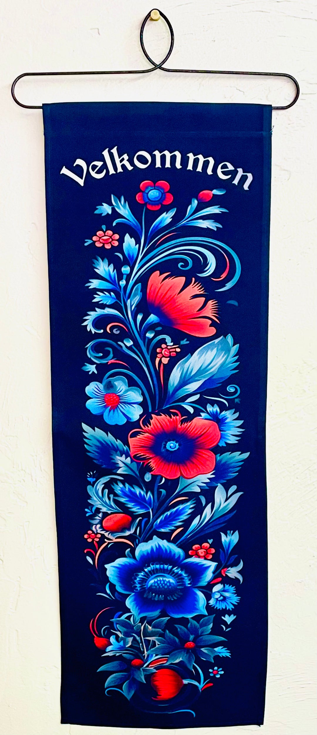 Velkommen Blue Folk Art Wall Hanging