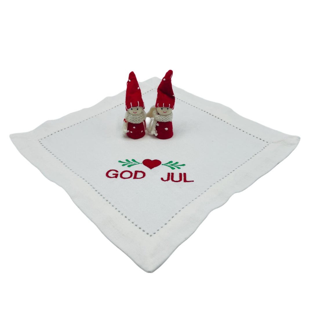 Small Square Doily Embroidered God Jul Heart with greens