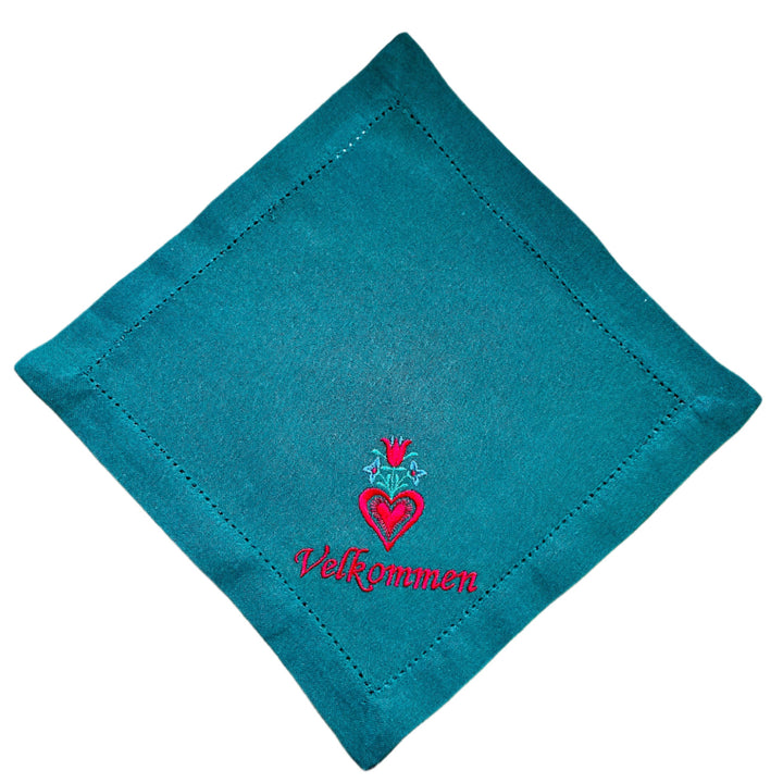Small Square Doily Embroidered Velkommen Heart