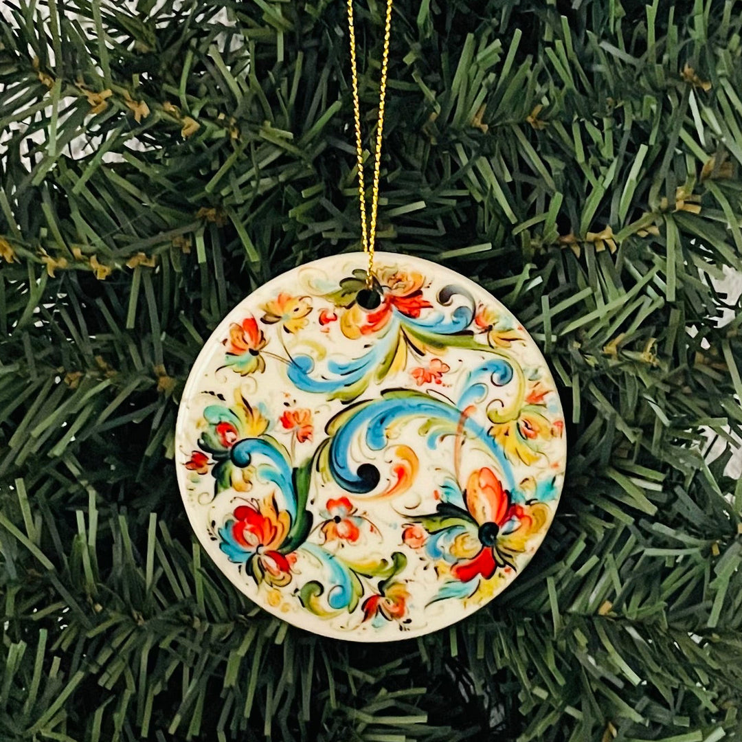 Ceramic ornament, Lise Lorentzen creme rosemaling