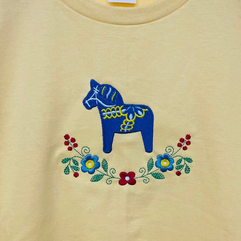 Dala Horse & Flowers on Yellow T-shirt