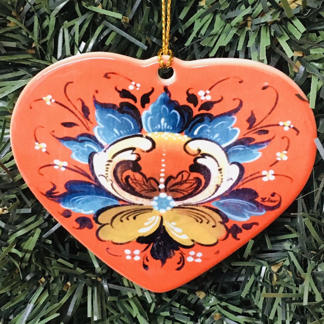 Ceramic heart ornament, Lise Lorentzen rosemaling