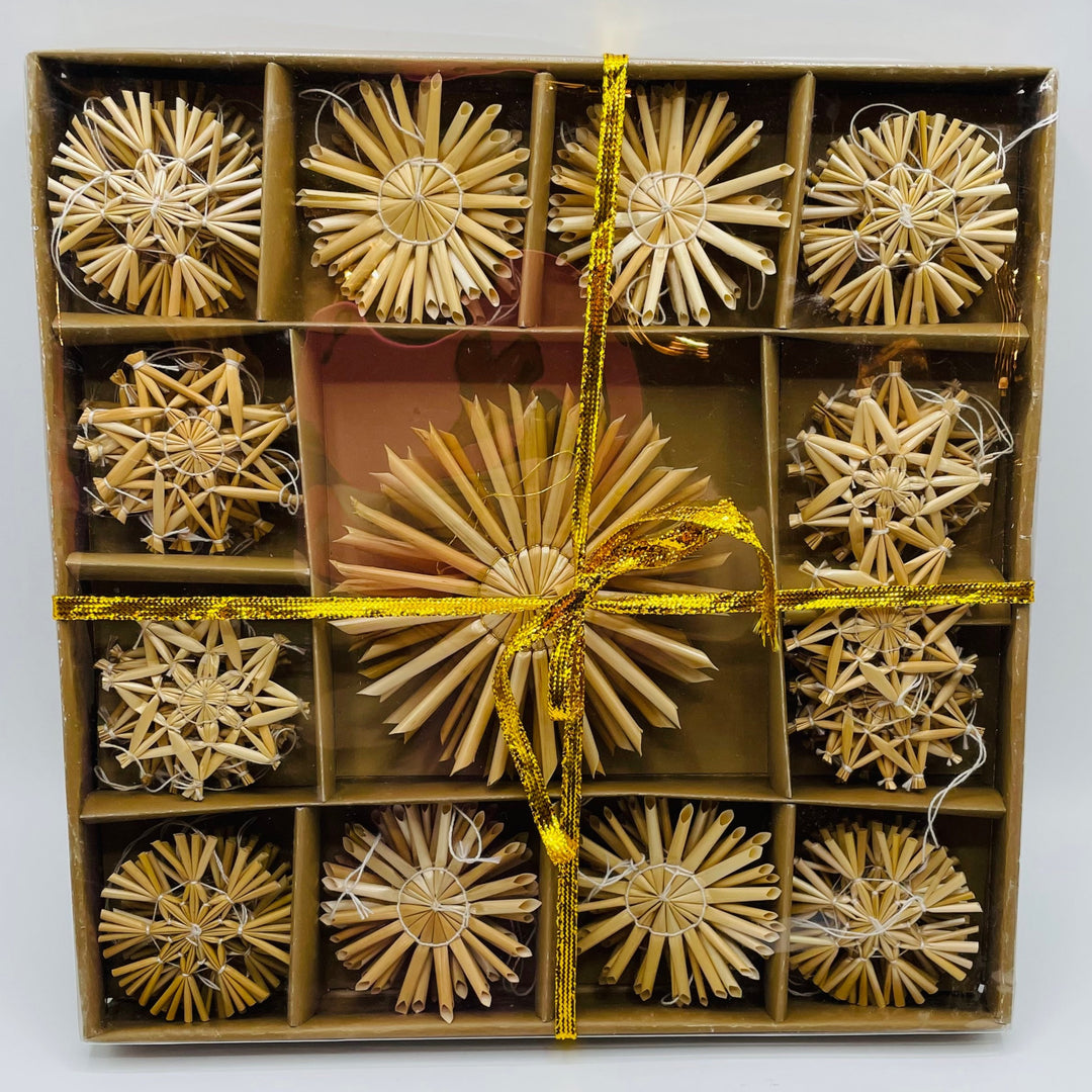 Straw snowflake ornament set - 52 pc set.