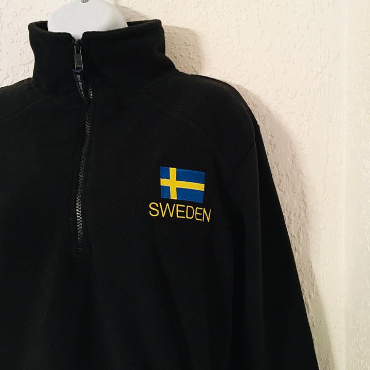 Embroidered Sweden flag 1/2 zip fleece pullover