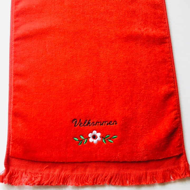 Finger tip towel - Velkommen flower on Red