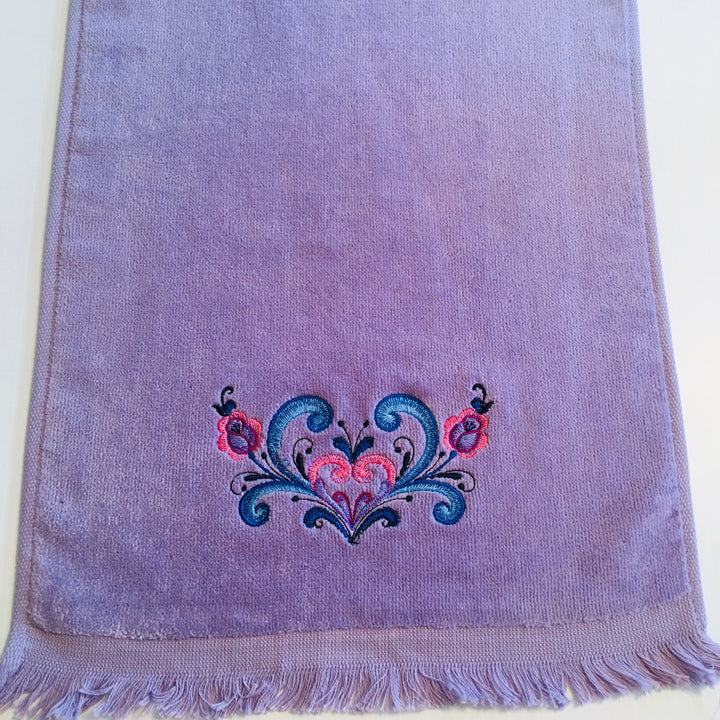 Finger tip towel - Rosemaling Heart