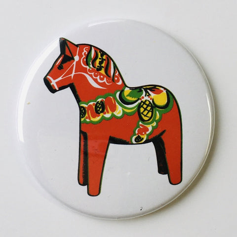 Red Dala horse round button/magnet