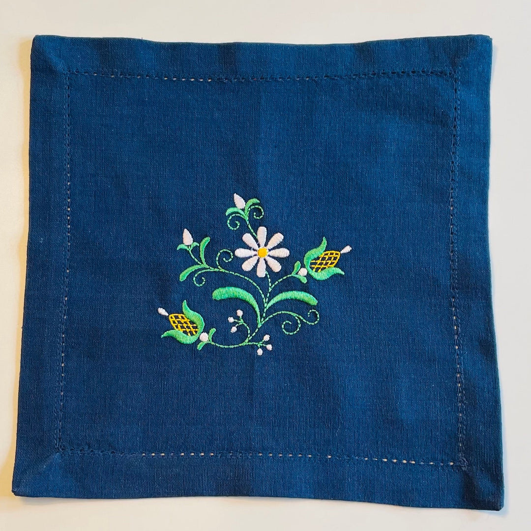 Small Square Doily Embroidered Daisy & Tulips