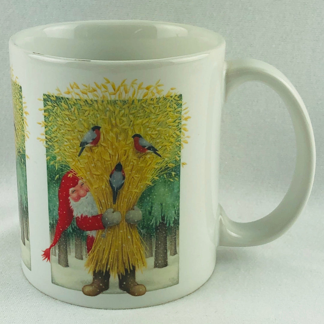 Eva Melhuish Tomte holding wheat coffee mug